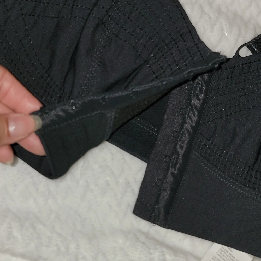 Fabletics Ines Sports Bra - Picture 5 of 7